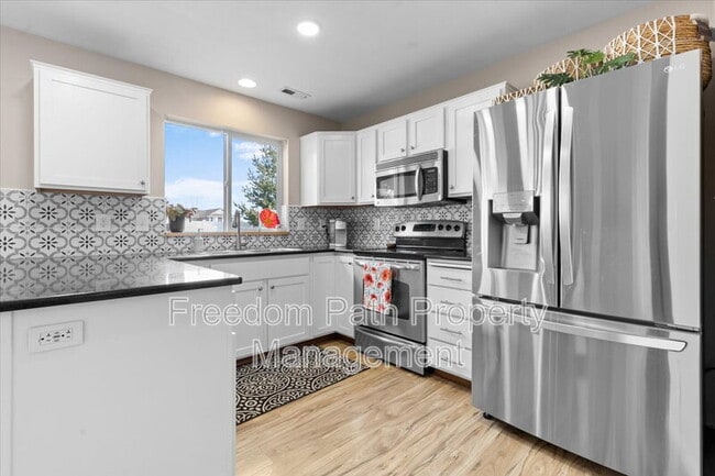 Building Photo - 3783 Pandion Dr