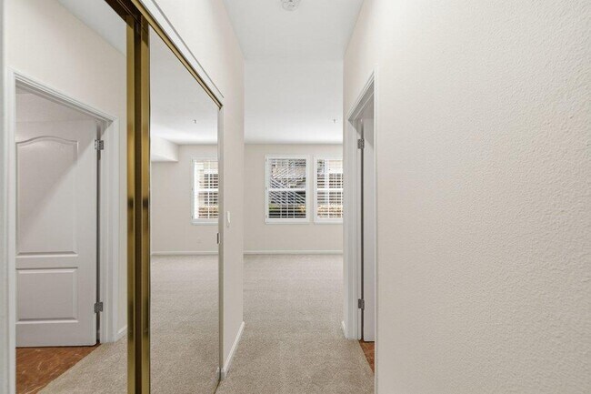 Building Photo - 880 Meridian Bay Ln