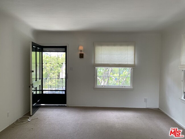Building Photo - 9054 Elevado Ave