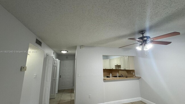 Building Photo - 6960 Miami Gardens Dr