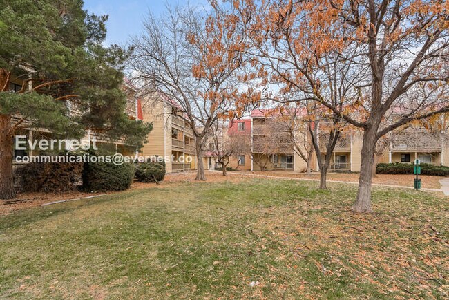 Building Photo - 1 Bed, 1 Bath Condo with Off-Street Parking / Available Soon!