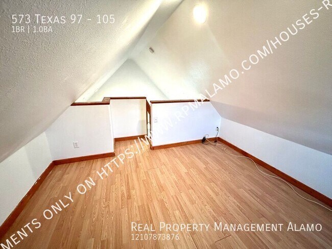 Building Photo - 573 TX-97