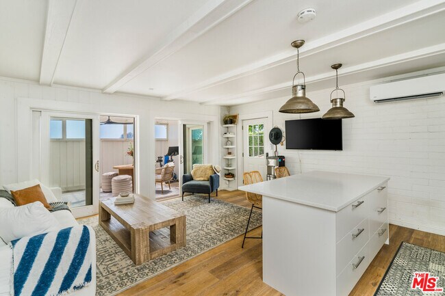 Building Photo - 26887 Sea Vista Dr