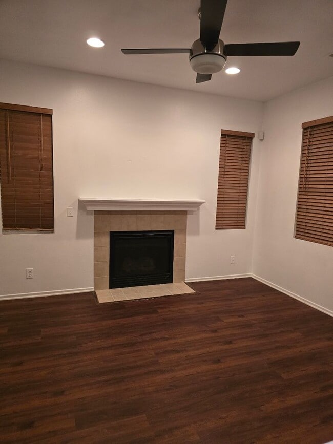 Building Photo - Ready Now! Beautiful Gated Riverside 4bed 2.5bath Home!!