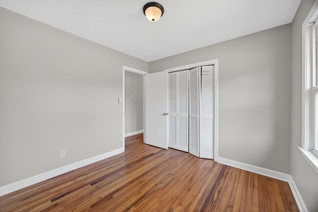 Building Photo - 1321 Briarfield Ave