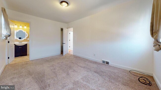 Building Photo - 8902 Blue Grass Rd