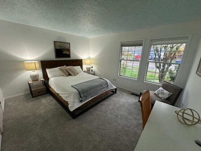 Building Photo - Argay Terrace Day Ranch with Views!