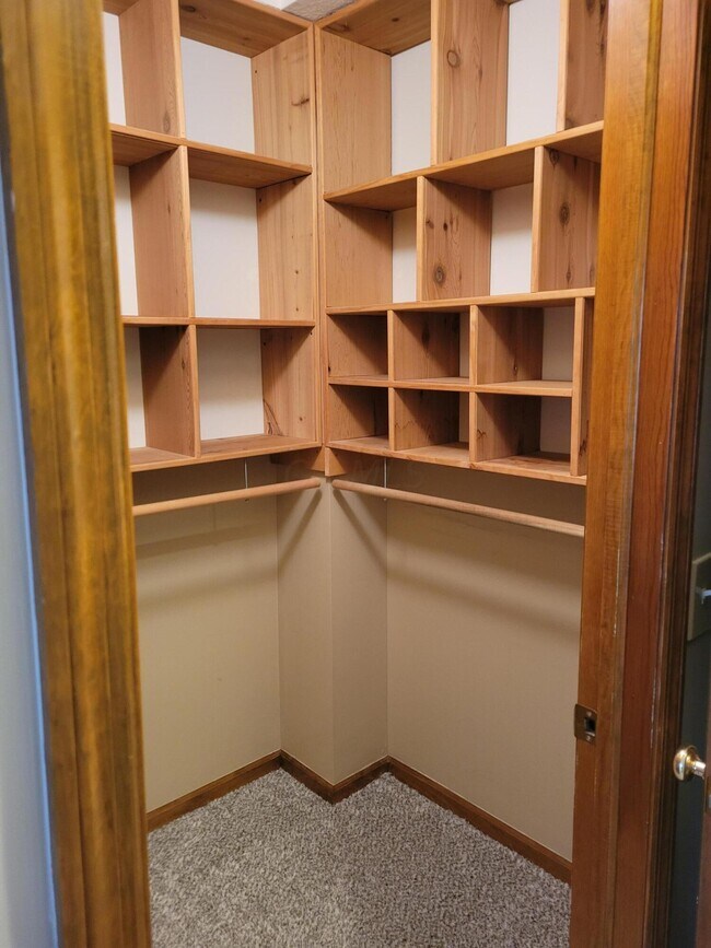 Building Photo - 2843 Minuteman Ct