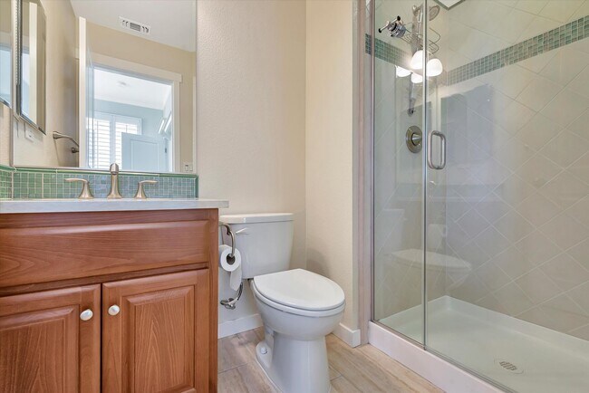 Building Photo - WOW! GREAT HOME! Mountain View!