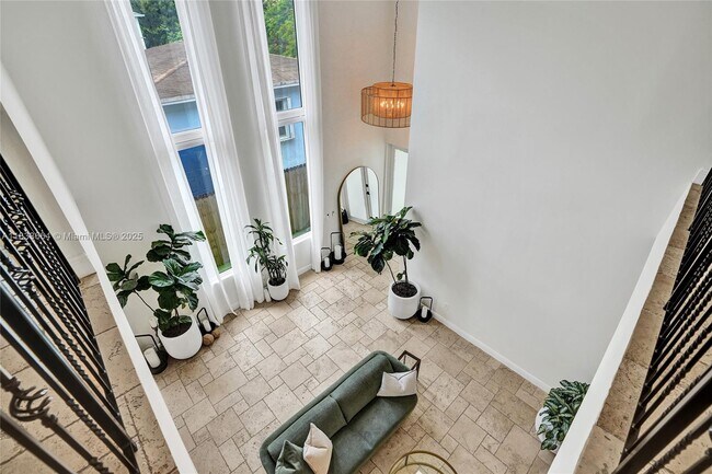 Building Photo - 2851 SW 38th Ct