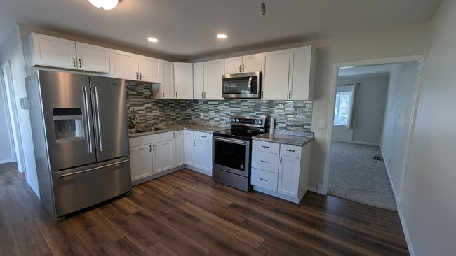 Building Photo - 1750 W 54th St