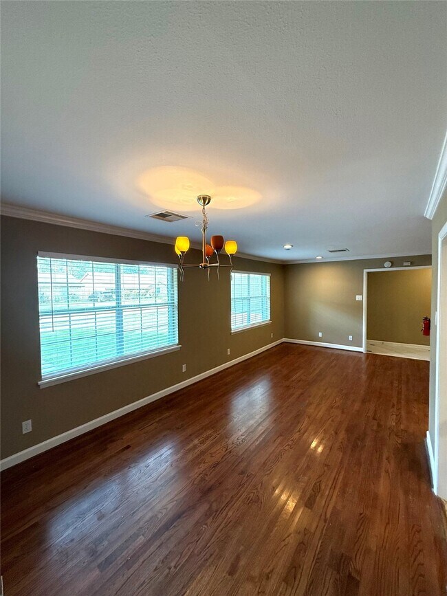 Building Photo - 5811 McKnight St