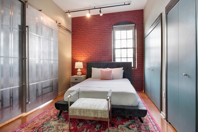 Building Photo - 1039 Constance St