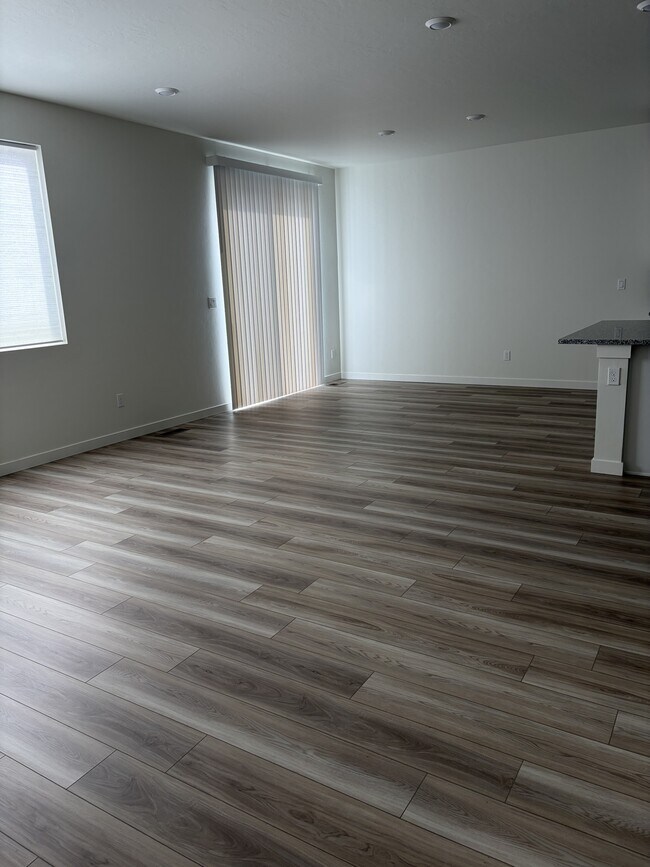 Building Photo - 7857 E Myrtle Bch Dr