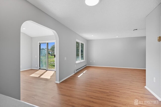 Building Photo - 351A Jutland Dr