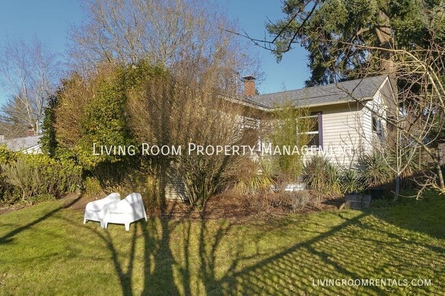 Building Photo - 2318 SE 72nd Ave