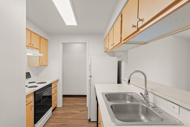 Building Photo - 4270 SW 159th Ave
