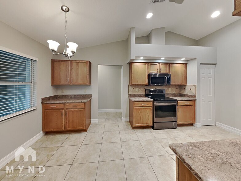 Building Photo - 8280 Philatelic Dr