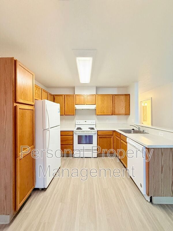 Building Photo - 3412 NE 66th Ave