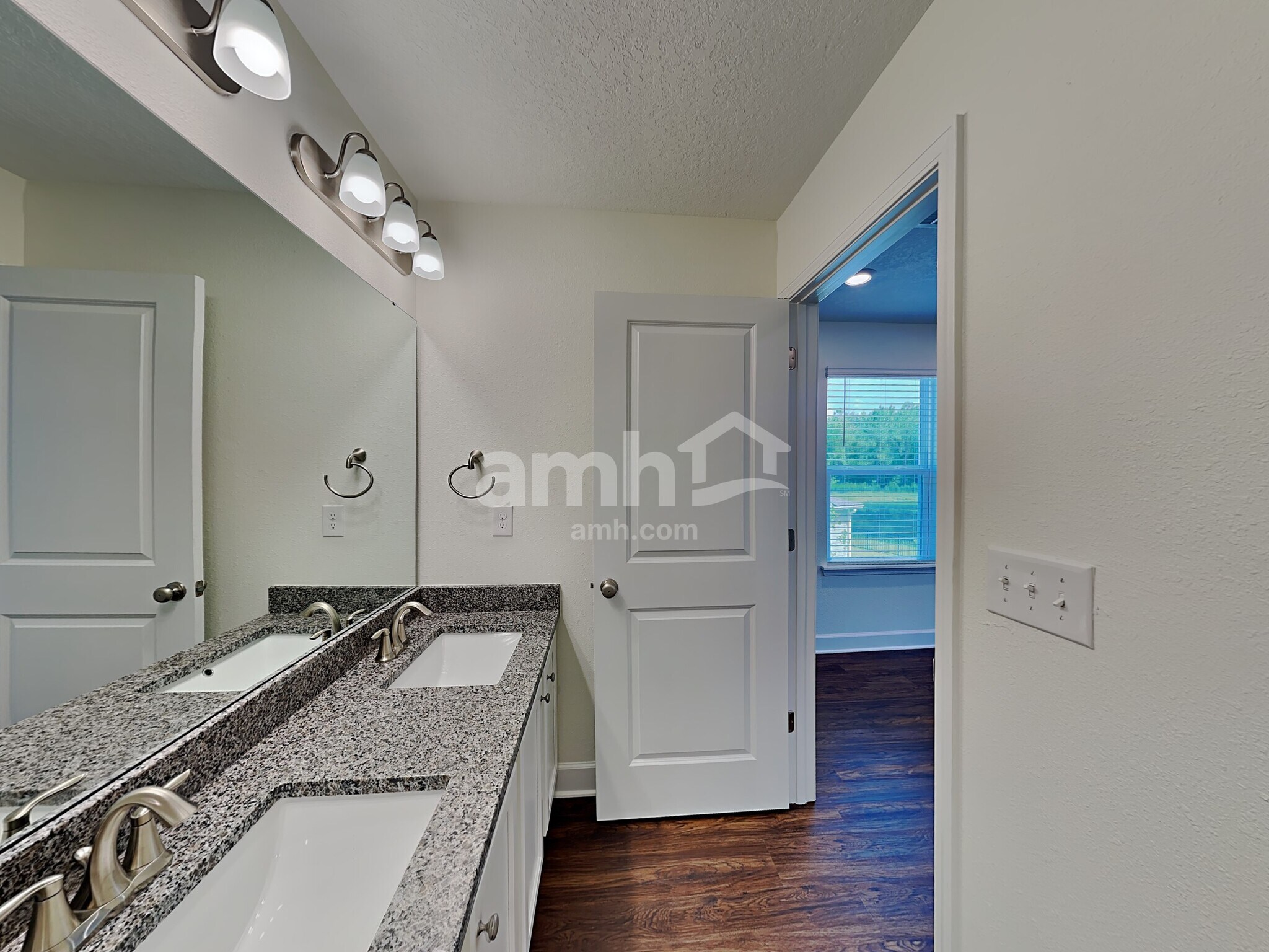 Building Photo - 5783 Hampton Creek Rd