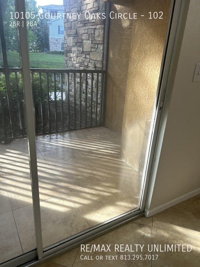 Building Photo - 10105 Courtney Oaks Cir