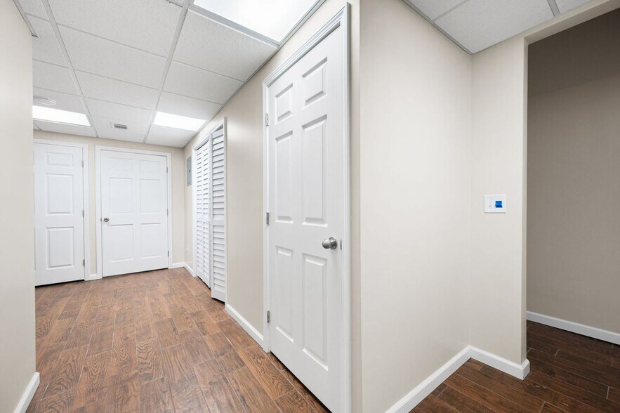 Building Photo - 1083 Soaring Way NE