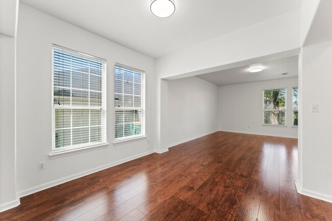 Building Photo - 235 Doncaster