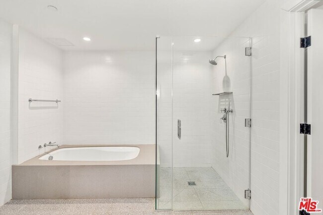 Building Photo - 10777 Wilshire Blvd