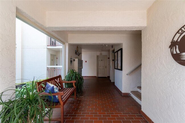 Building Photo - 7907 Sailboat Key Blvd S