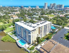 Building Photo - Two bedroom condo on the River!