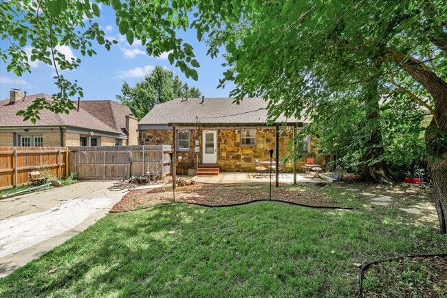 Building Photo - 2117 NW 29th St