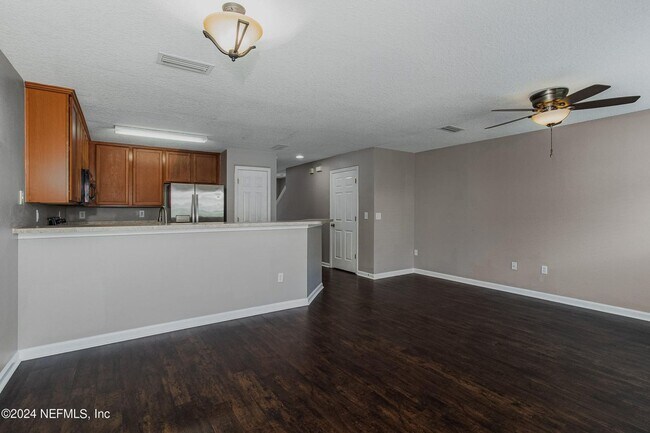 Building Photo - Beautiful 2/2.5 in Fleming Island