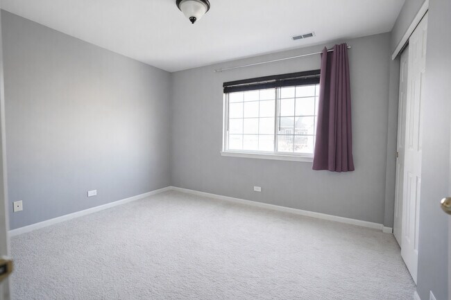 Building Photo - 1084 Park Hill Cir