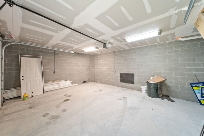 Building Photo - Brand-new condo in the heart of Ocean View.