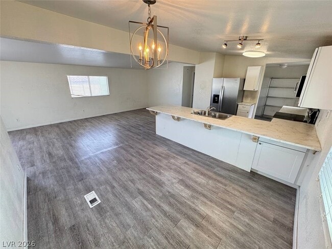 Building Photo - 4905 Fuentes Cir