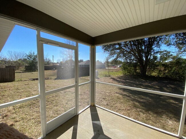 Building Photo - *** COMING SOON NOT AVAILABLE FOR SHOW UNIT MID APRIL....3/2/2 Silver Spring Shores **Won't Last***