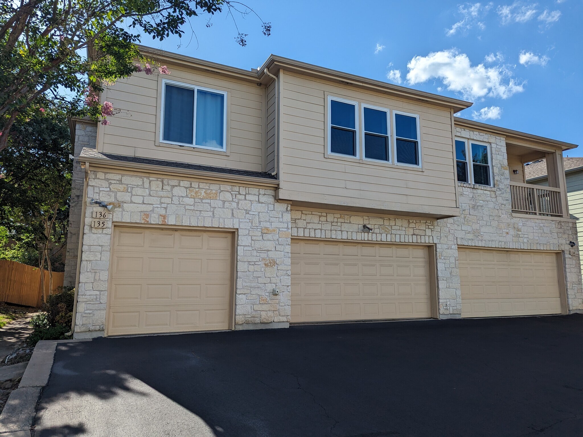 Building Photo - 7501 Shadowridge Run
