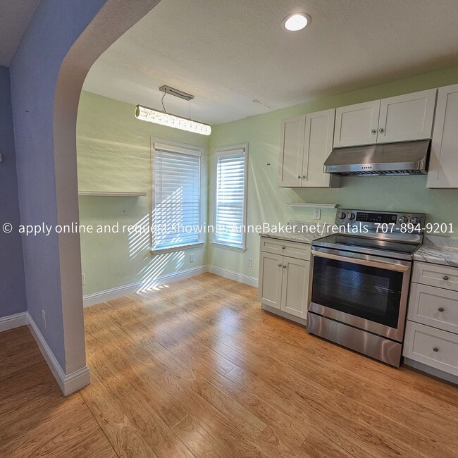 Building Photo - Downtown home on Corner Lot Available Now