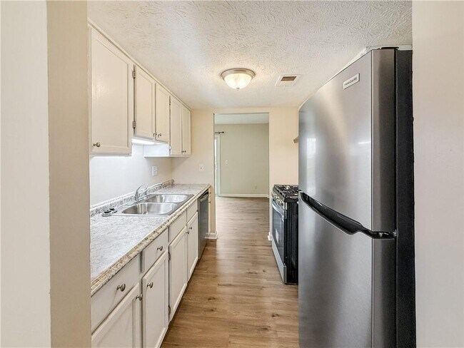 Building Photo - 1884 Shenandoah Valley Ln SE