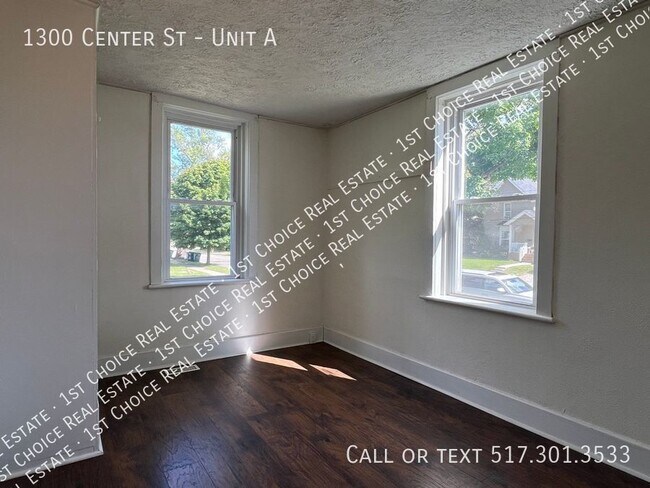 Building Photo - 1300 Center St