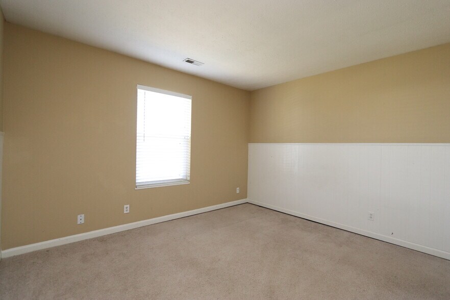 Building Photo - 6629 Ashbrooke Drive