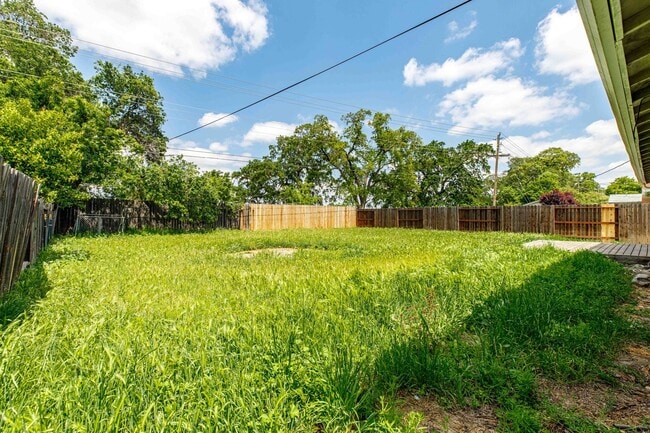 Building Photo - 3 bed 2 bath home for RENT in Stockton