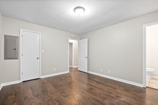 Building Photo - 135 E St