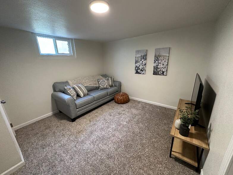 Building Photo - 421 S Prospect St