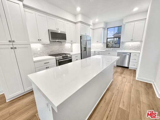 Building Photo - 61 Harness Wy