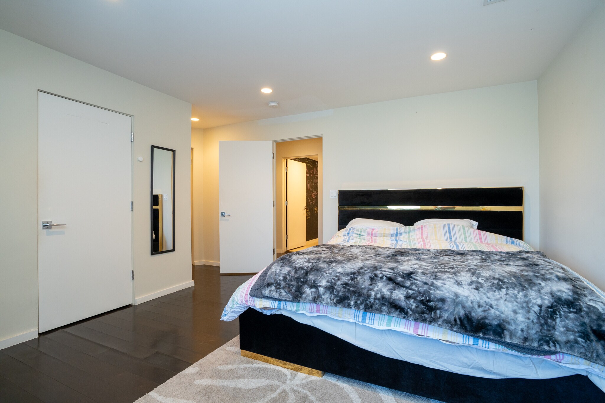 Building Photo - 3865 Buena Park Dr