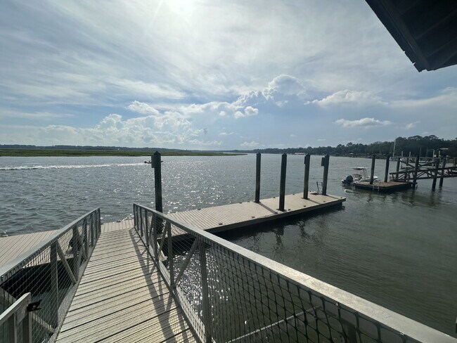 Building Photo - Amazing Four Bedroom Home Located Close to Alljoy Beach with Community Dock Access in Bluffton!