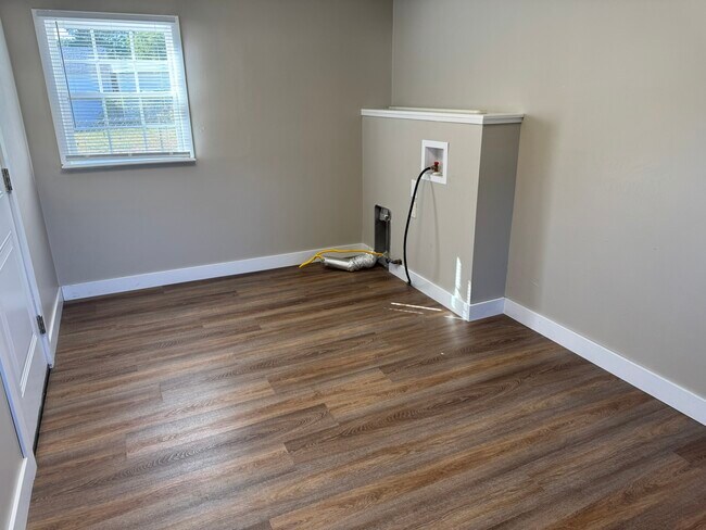 Building Photo - 3803 Pearl Ave