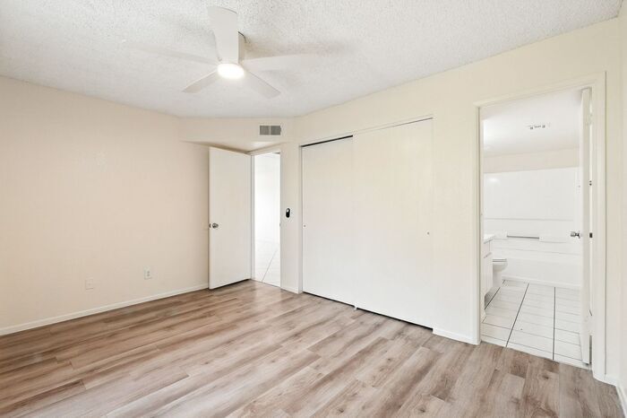 Building Photo - 1201 S McClintock Dr