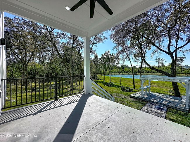 Building Photo - 2121 Broadwater Dr